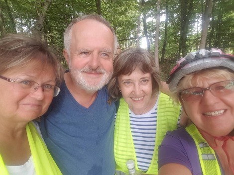 A képen balról jobbra:  Mérész Katalin, Ásvány György, Ásványné Halla Katalin és Fábry Ilona.