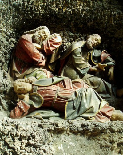 Alvó apostolok, Rodez-i székesegyház. Forrás: http://www.flickriver.com/