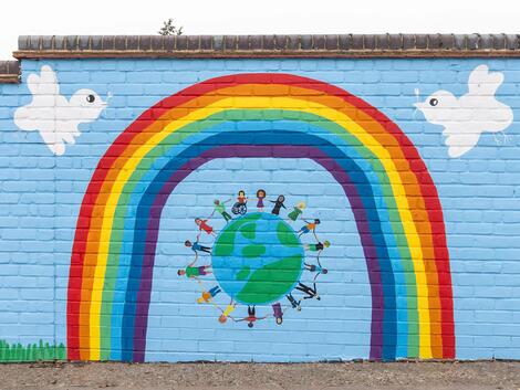 A kép forrása: https://brentcrosstown.co.uk/stories/a-new-mural-for-claremont-primary-school