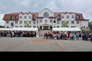 A Bethlen Gábor Líceum, Beregszász. Forrás: https://karpataljalap.net/ A Bethlen Gábor Líceum, Beregszász. Forrás: https://karpataljalap.net/