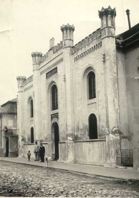A mohácsi zsinagóga. Forrás: http://theoldmohacs.blogspot.com A mohácsi zsinagóga. Forrás: http://theoldmohacs.blogspot.com